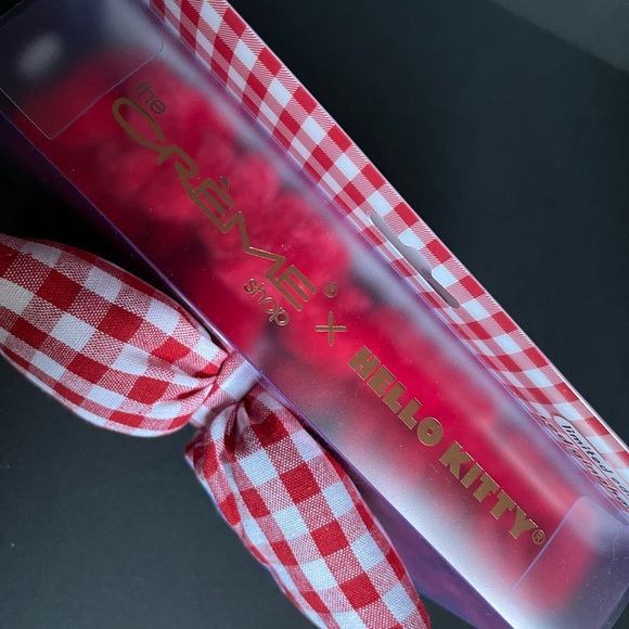 ♥️ Crème shop x Hello Kitty red gingham bow plushy headband. - Picture 2 of 5